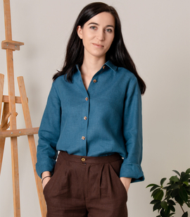 Basic linen shirt with long sleeves and a stand-up collar
