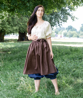 Pleated short linen apron in a rustic bavarian style