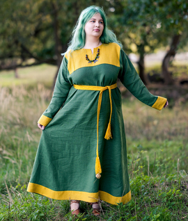 Linen dress with split neckline and square hems (IV)