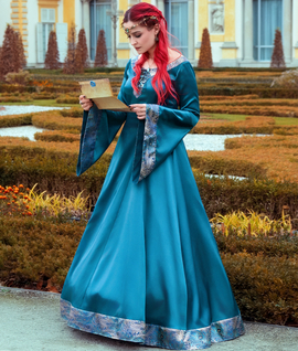MENELANNA - Fantasy satin cotton laced dress with feathers trim