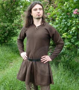 Kragelund wool tunic with four wedges