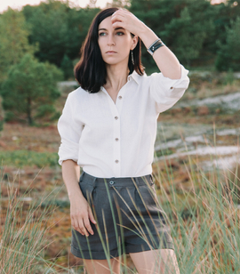 Loose-fit natural linen shirt with stand-up collar and button front