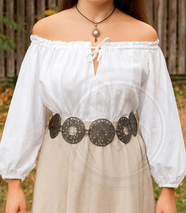 Linen blouse for medieval-renaissance fantasy stylings