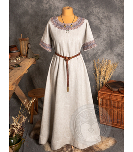 Linen dress with short sleeves and decorative geometric hems