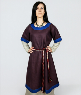 Lniana tunika damska z Rusi Kijowskiej z lnianymi obszyciami